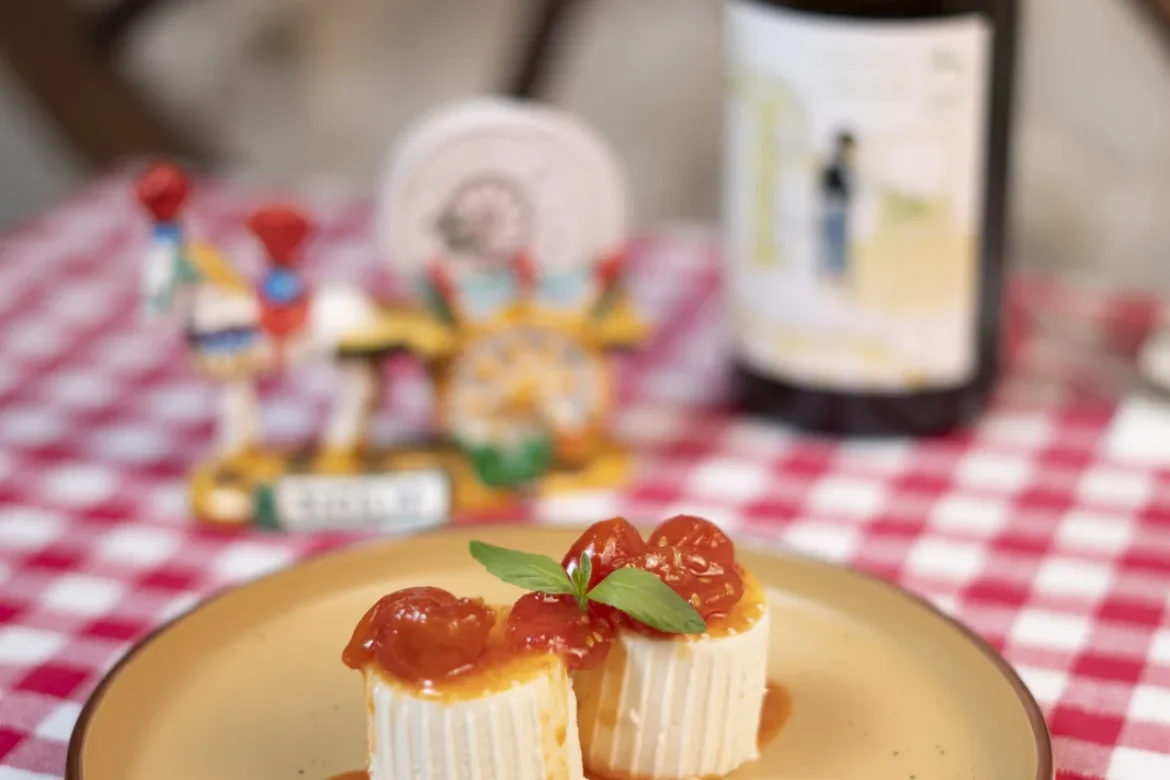 Ricottina fresca con confettura di pomodorino ciliegino